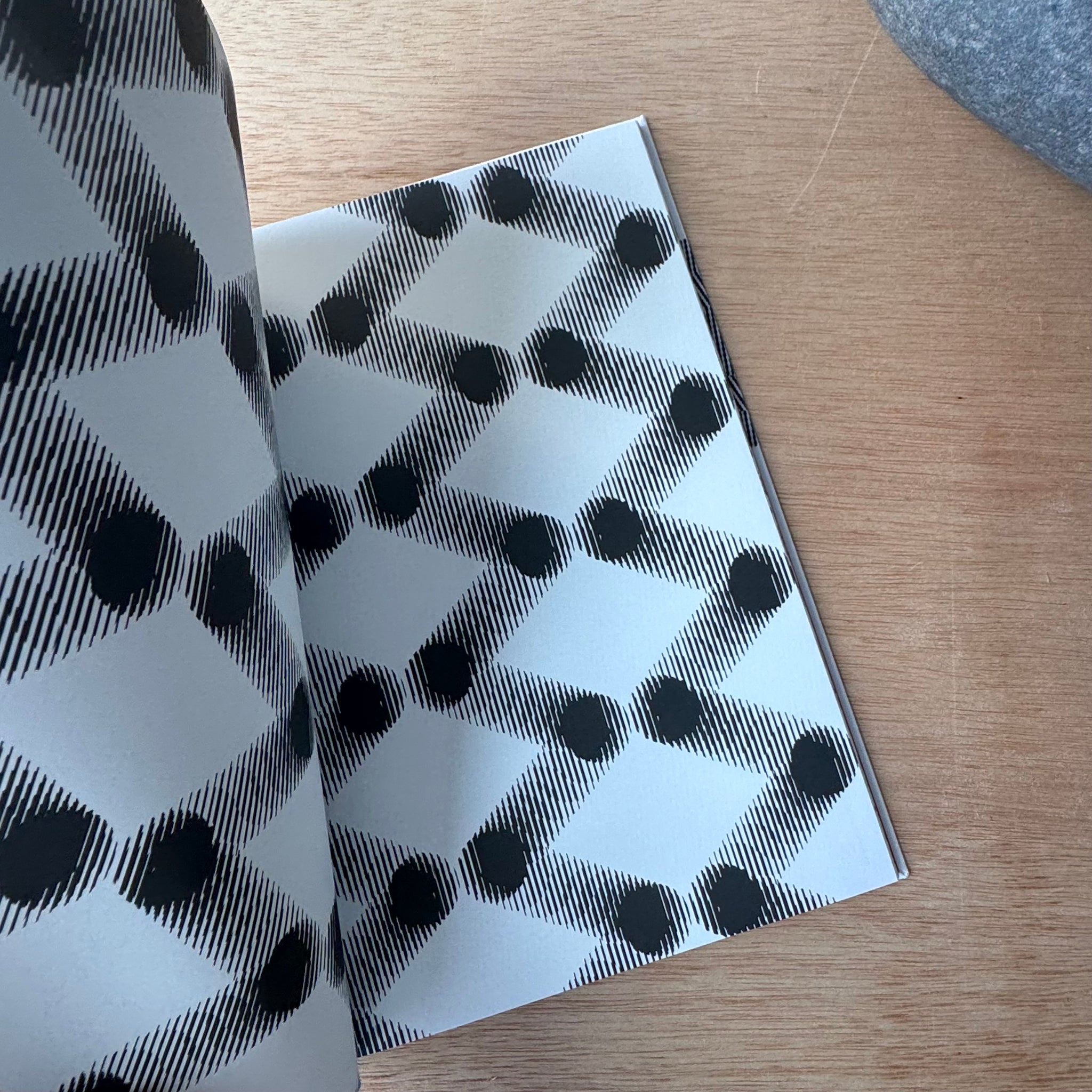 Moirémotion By Takahiro Kurashima.