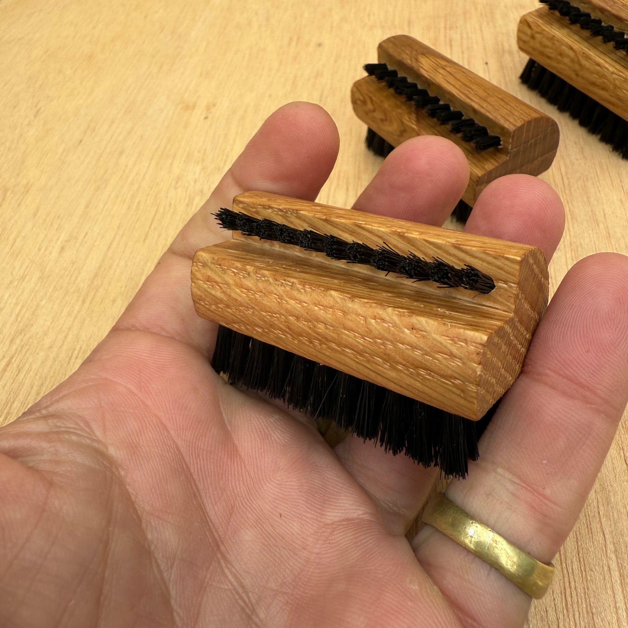 Oak Pocket Nail Brush