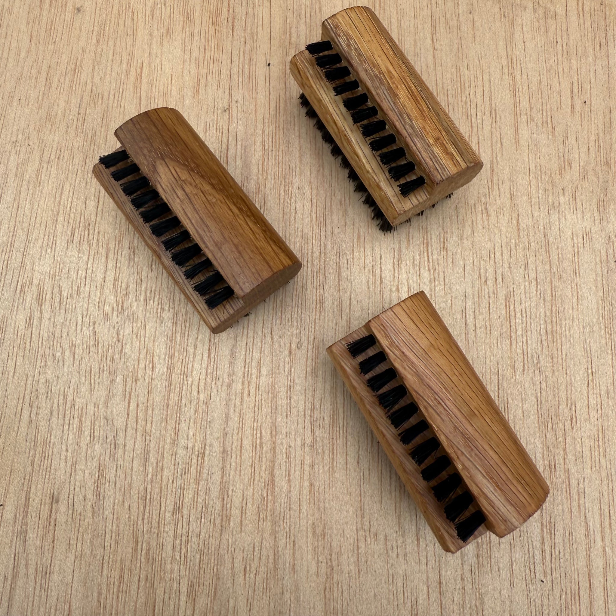 Oak Pocket Nail Brush