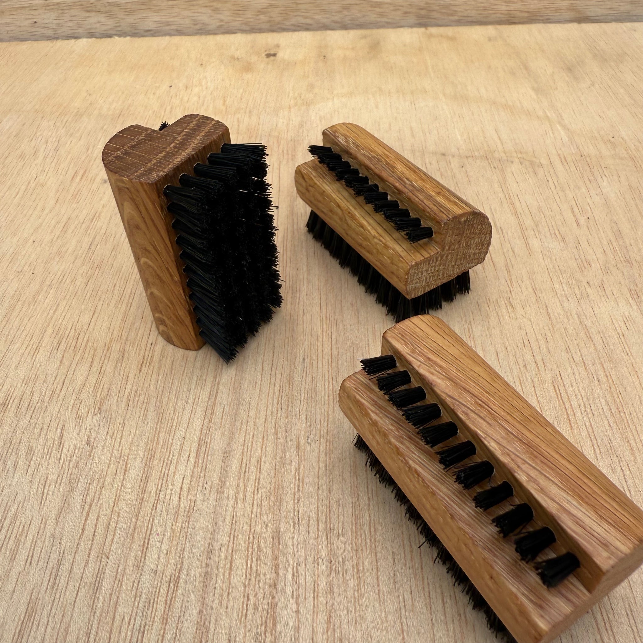 Oak Pocket Nail Brush