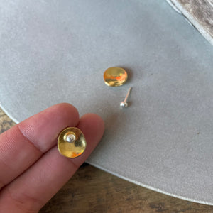 Oyster Convertible Stud Earrings by Mulxiply