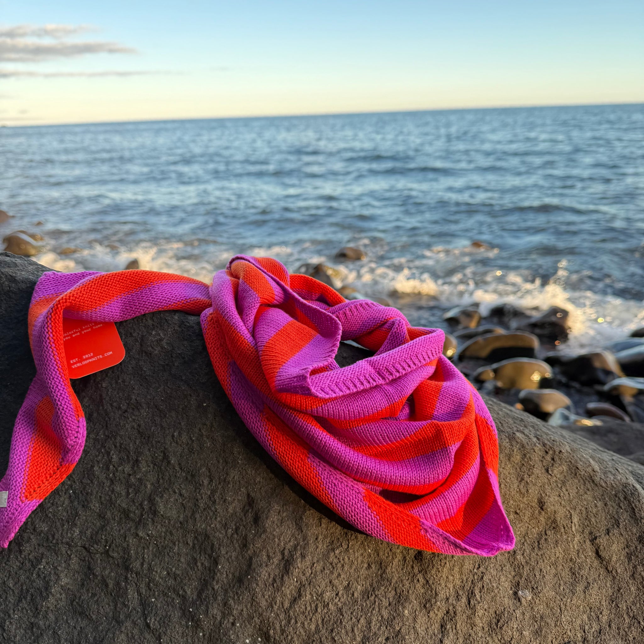 Simple Stripe Triangle Scarf by Verloop Knits