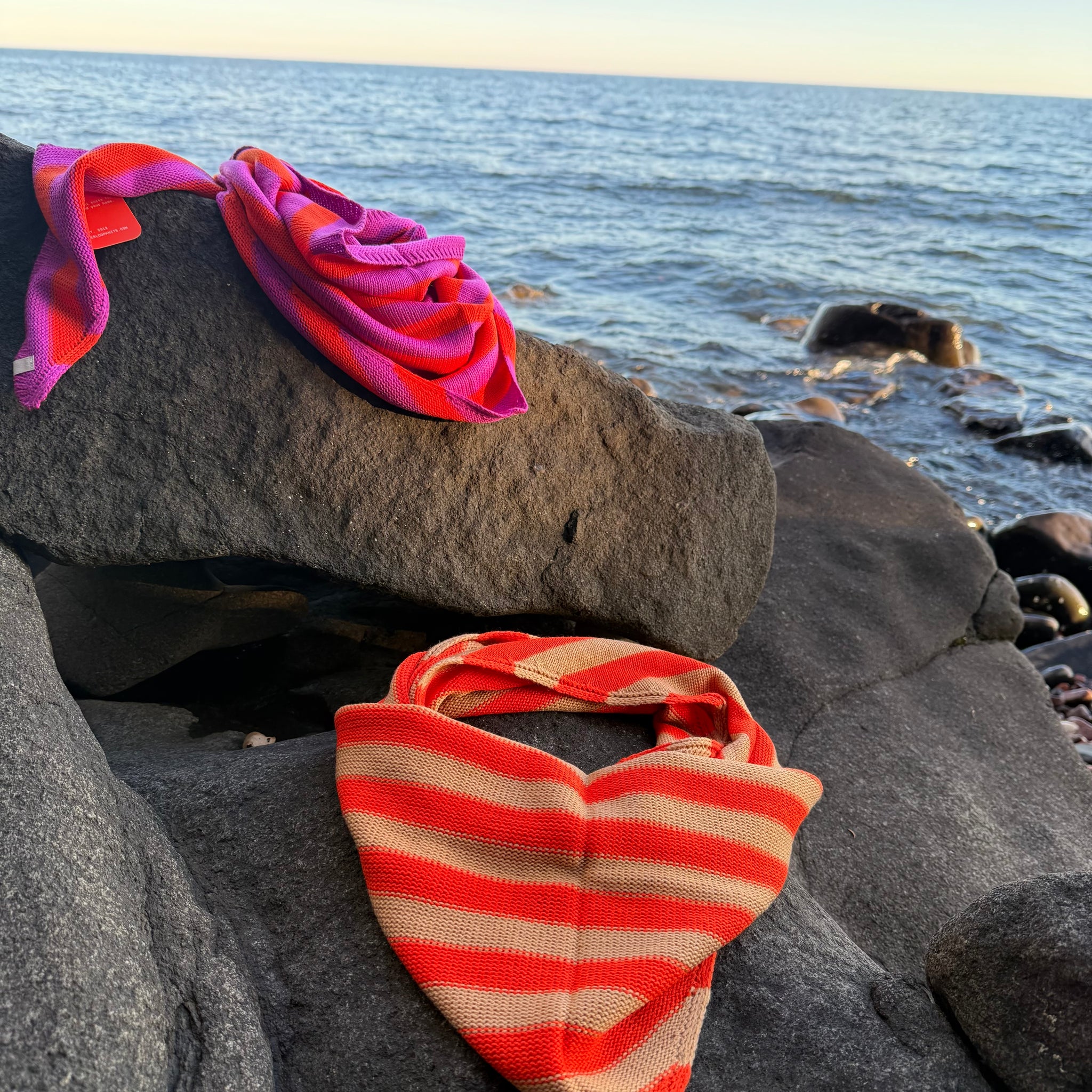 Simple Stripe Triangle Scarf by Verloop Knits