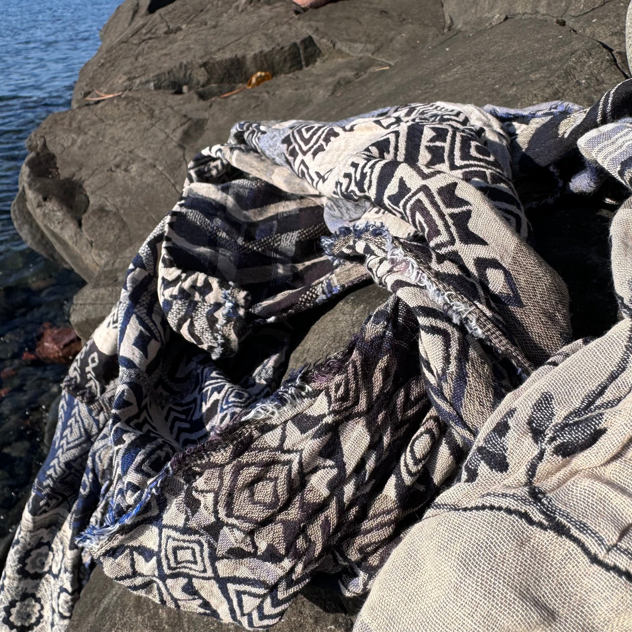 Solveig Jacquard Scarf in Nuit by Letol