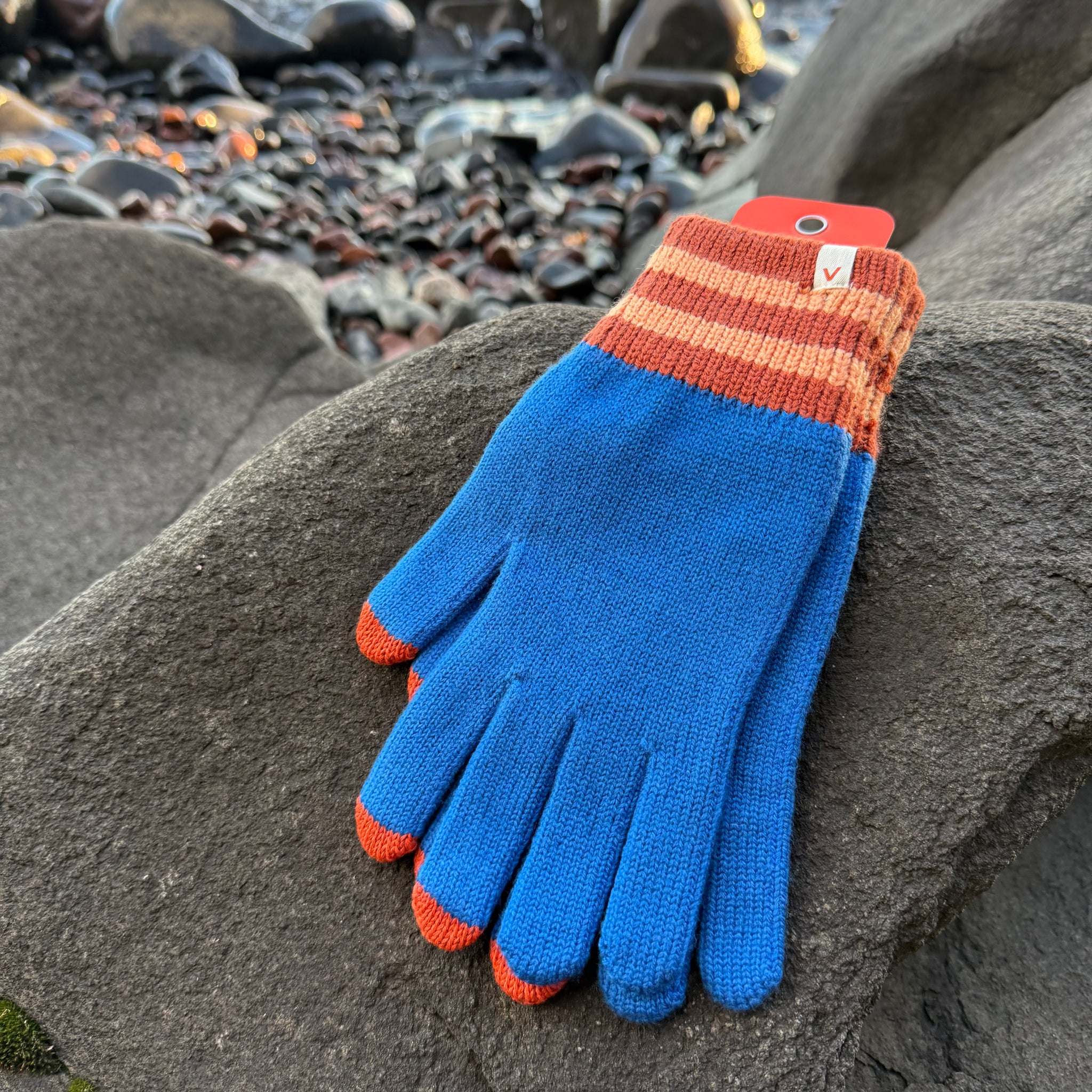 Sport Cuff Touch Screen Gloves by Verloop Knits