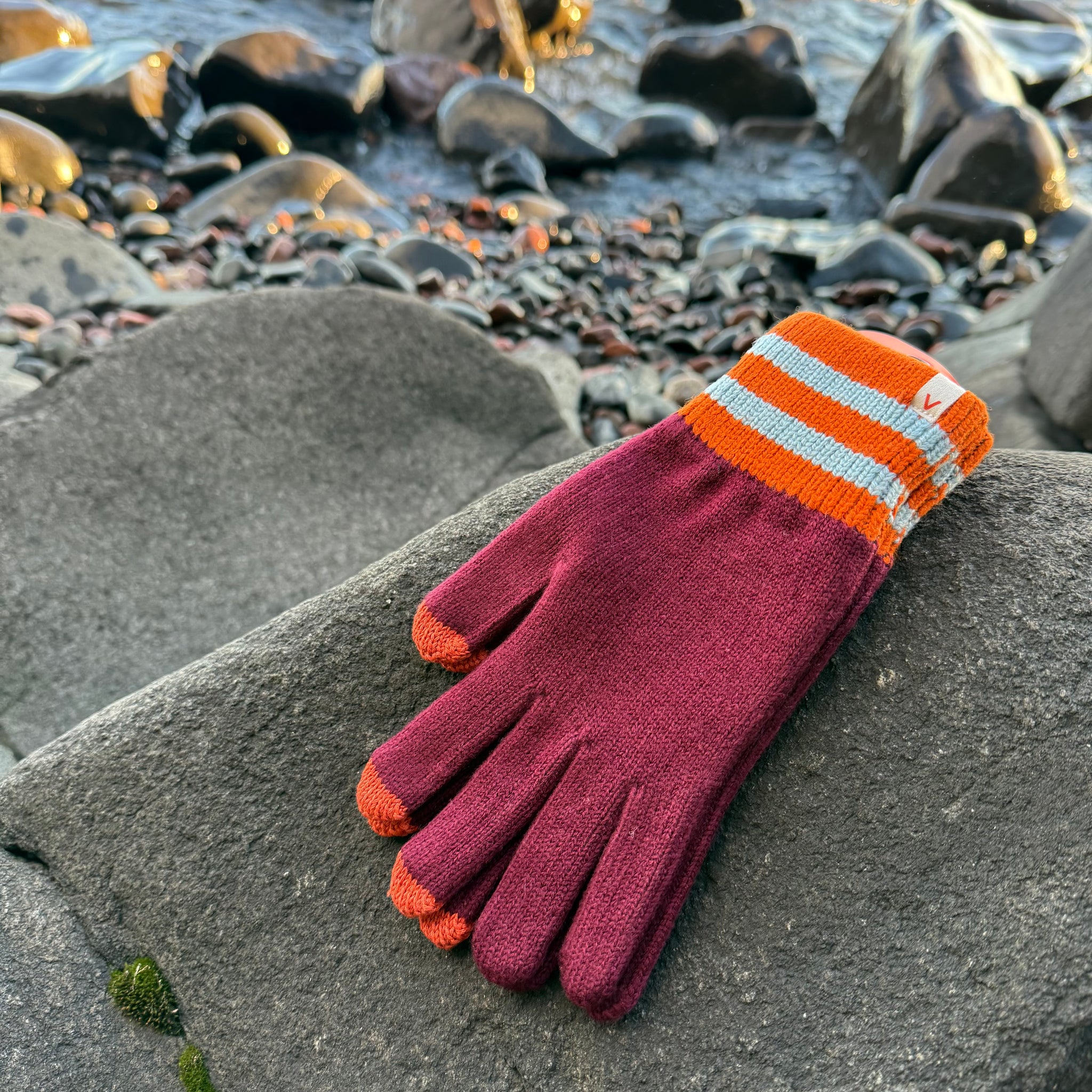 Sport Cuff Touch Screen Gloves by Verloop Knits