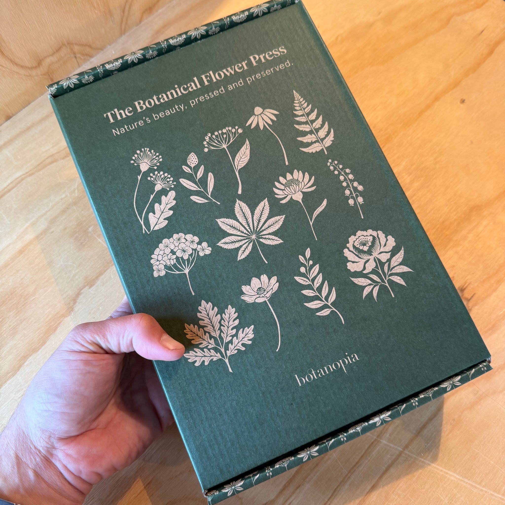 The Botanical Flower Press – Linen Cover & Gold Foil by Botanopia