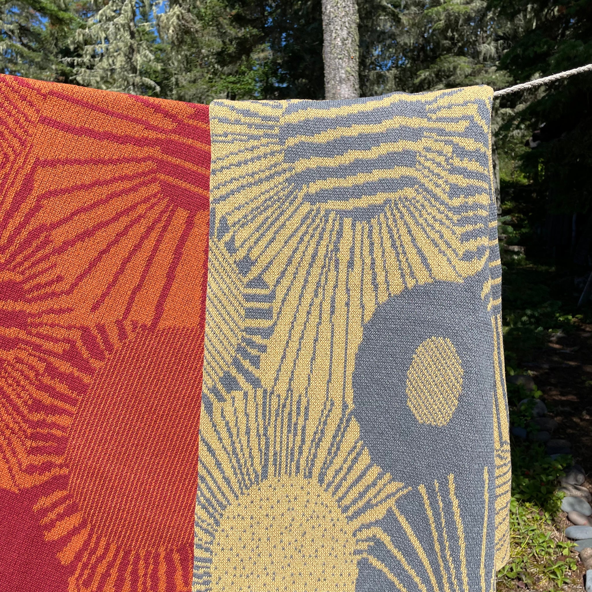 Daisy Throw by Elodie Blanchard for In2Green