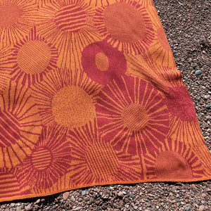 Daisy Throw by Elodie Blanchard for In2Green