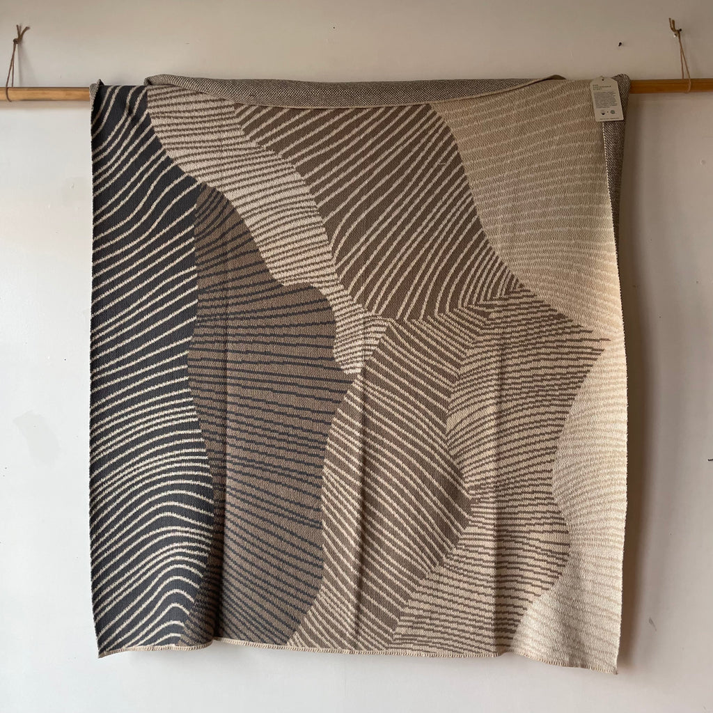 Reef Throw in Hemp Ceniza by Jill Malek for In2Green